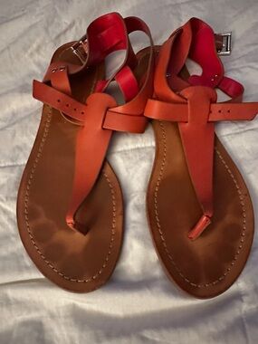 Vince Camuto Orange-Red Leather T-Strap Sandals